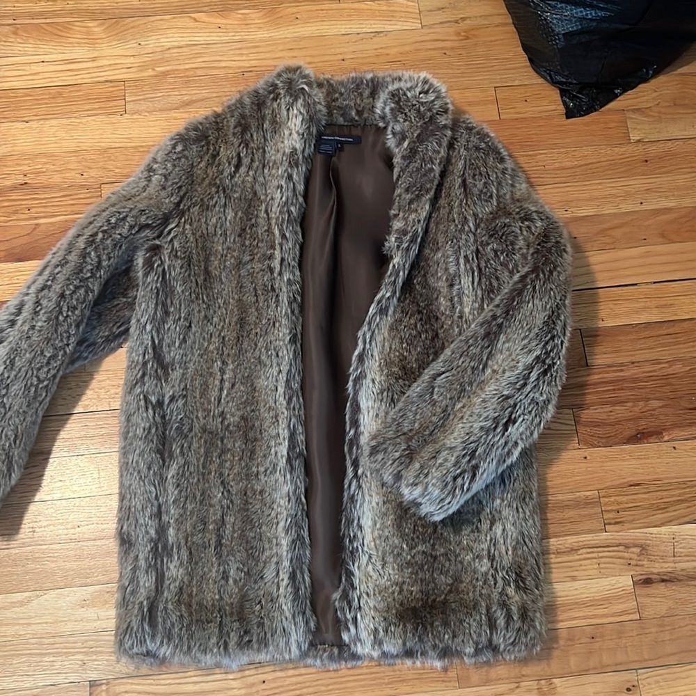 FRENCH CONNECTION SIZE 4 FAUX FUR JACKET